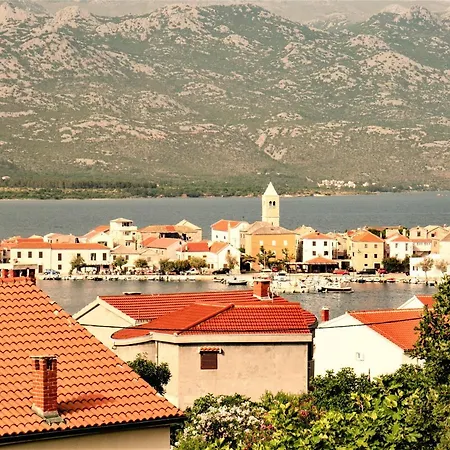 Sea&mountain * Vinjerac